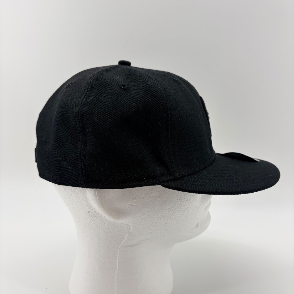 New Era 59FIFTY New York Yankees Fitted Hat Size 7 1/4 Blackout MLB Cap Black - Picture 4 of 6